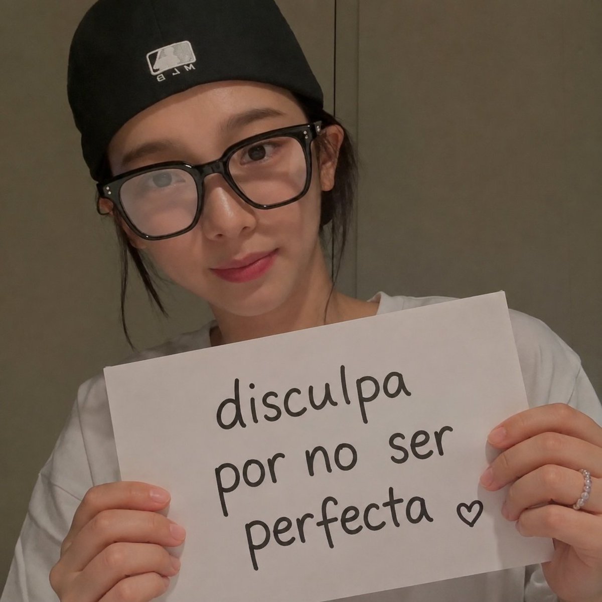 Kenng4x's tweet photo. Soy humana, cometo errores y pos no soy perfecta y así jaja https://t.co/04NOYVb0aj