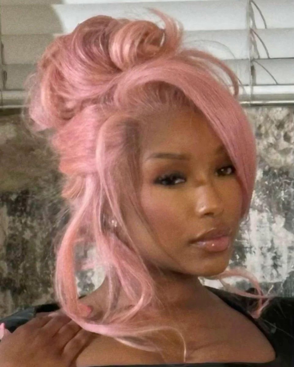 hautecnt's tweet photo. pink hair on black women >>> https://t.co/wMwVyCqM7e