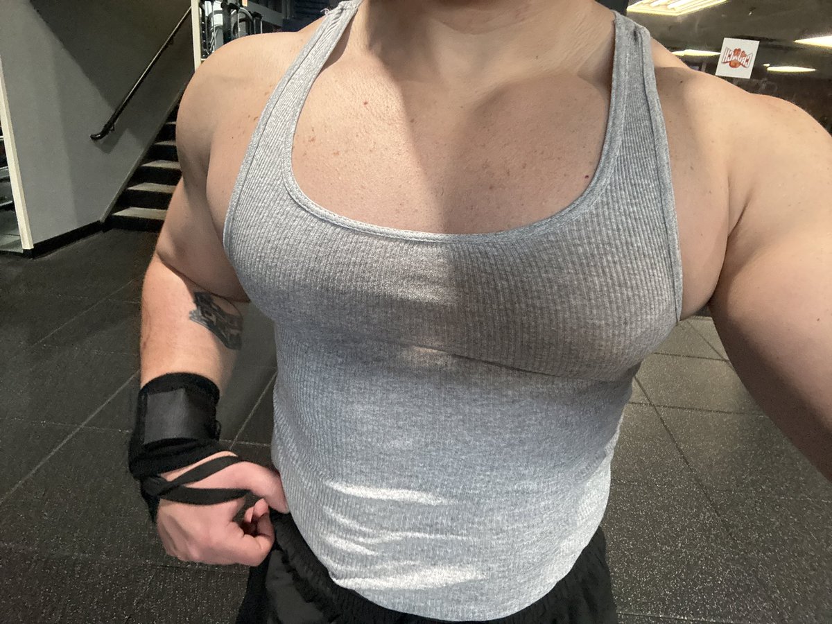 chestgoescrazy's tweet photo. #chest #pecs #gay #gym #muscles https://t.co/5vo5mbCpmm