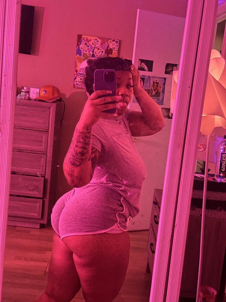 michellealysa78's tweet photo. hey big head😘 https://t.co/GZMsxcceAG
