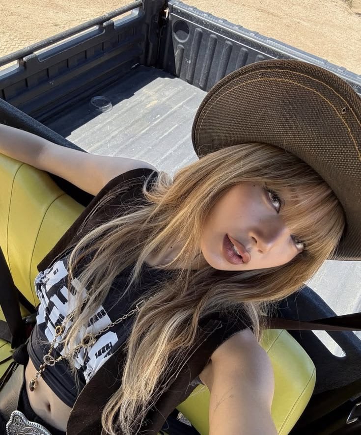 podyps's tweet photo. Lalisa💋 https://t.co/TiMM2m2Pra