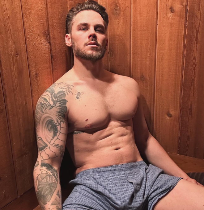 malecelebhub tweet media