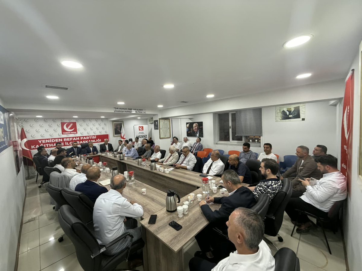 istyenidenrefah's tweet photo. Genel Başkan Yardımcımız Suat Kılıç ve Genel Merkez Siyasi İşler Başkan Yardımcılarımızın katılımlarıyla, İl Başkanımız Yunus Emre Taşcı'nın riyasetinde İl Yönetim Kurulu Toplantımız Kağıthane ilçemizde gerçekleştirildi.

Toplantımızda teşkilat çalışmalarımız değerlendirilerek önümüzdeki döneme ilişkin istişarelerde bulunuldu. Alınan kararların teşkilatımız, şehrimiz ve milletimiz için hayırlara vesile olmasını temenni ediyoruz.