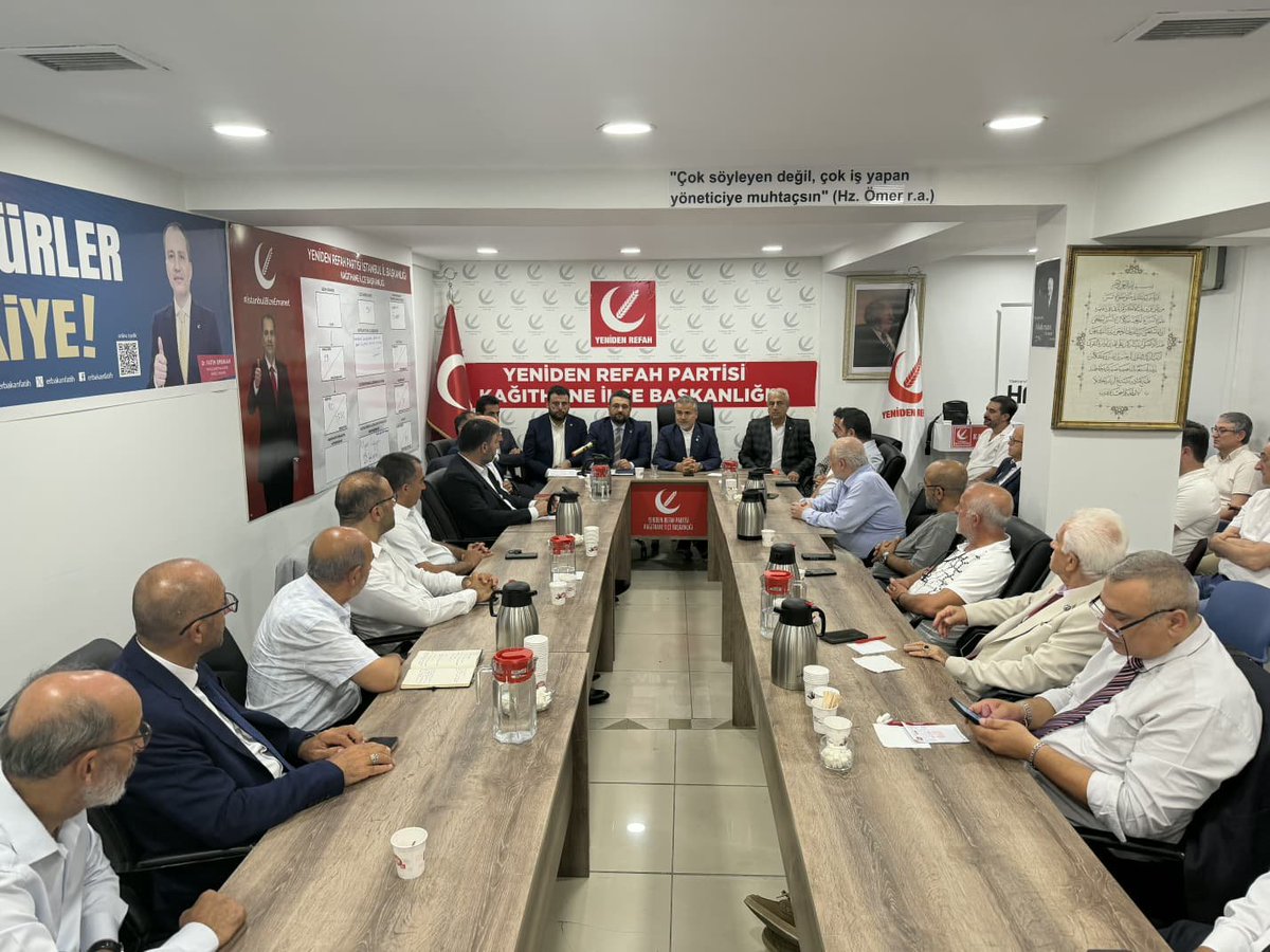 istyenidenrefah's tweet photo. Genel Başkan Yardımcımız Suat Kılıç ve Genel Merkez Siyasi İşler Başkan Yardımcılarımızın katılımlarıyla, İl Başkanımız Yunus Emre Taşcı'nın riyasetinde İl Yönetim Kurulu Toplantımız Kağıthane ilçemizde gerçekleştirildi.

Toplantımızda teşkilat çalışmalarımız değerlendirilerek önümüzdeki döneme ilişkin istişarelerde bulunuldu. Alınan kararların teşkilatımız, şehrimiz ve milletimiz için hayırlara vesile olmasını temenni ediyoruz.