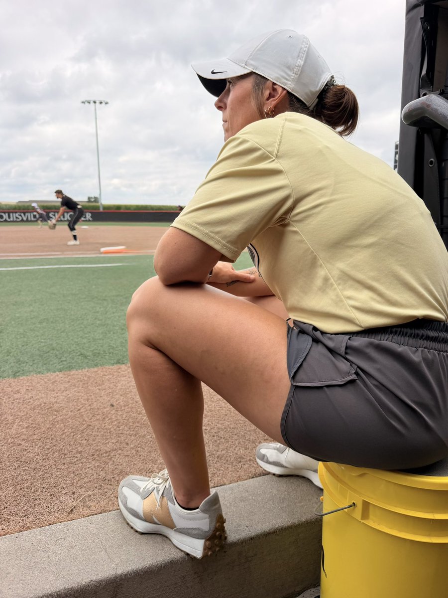 GoldPeoria's tweet photo. Thank you @EnosGass for your years of leadership, mentorship, &amp; always inspiring everyone to be their best. You lead with confidence &amp; made a difference in everyone you’ve coached!!  Wishing you nothing but the best in your next coaching chapters at Bradley University!!! https://t.co/Fn69jGe8LQ