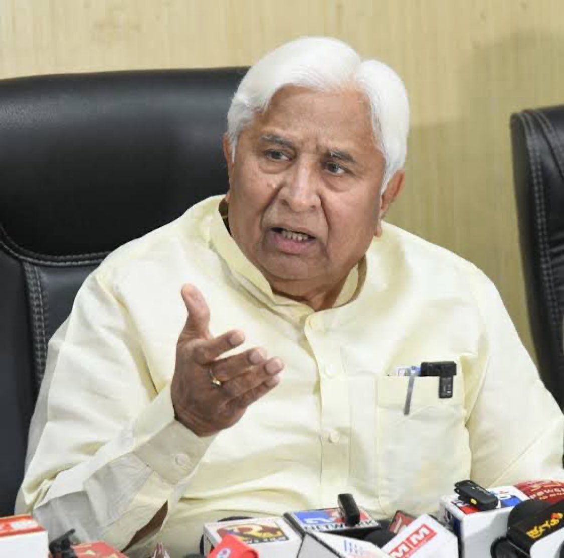 koppal_sayed's tweet photo. "The exclusion of Shri H. K. Patil ji from the DK Government is deeply disappointing. A respected policy-maker, experienced administrator, and development-oriented leader, his absence from the Cabinet is a significant loss for Gadag district and for Karnataka." https://t.co/chQEuuWDYS