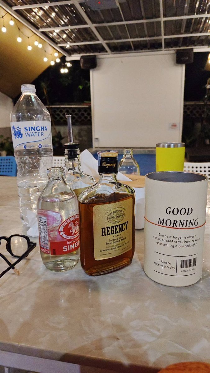 Safe_House184's tweet photo. แรกๆ ใช้ Kee นำทาง หลังๆหนักหน่อย ใช้ Ree นำทาง Move on ไม่ได้ ชนเท่านั้น 🥃🥃 
---------------------------------
#เรียลหญิง #Naturist #onsenbkk #คู่แลกคู่ไม่แลก
#คู่แท้กทม #รับชายเดี่ยว https://t.co/A8ktKKTD7i
