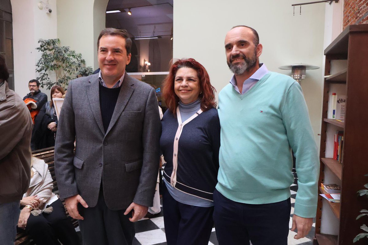 ASSEHMaciel's tweet photo. 🎨 Quedó inaugurada la muestra "Ciudad Vieja nos cuenta" en el Hospital #Maciel

La exposición reúne obras realizadas por alumnos del Atelier Laura Morás y permanecerá abierta durante todos los días de agosto, de 8:00 a 18:00 hs, en el Patio del Brocal. https://t.co/Ok0rFsKm9q