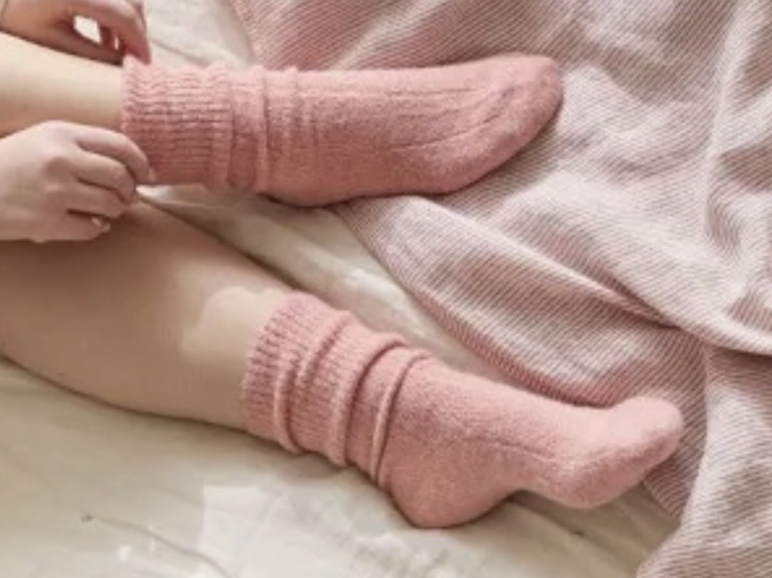 FancyLooseFeet's tweet photo. What do you prefer? Sandy toes in flip flops or cosy toes in socks?
#cosytoes #sandytoes https://t.co/n32pGDKSPj