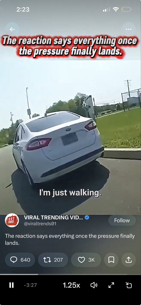 noahthelark's tweet photo. @dododogpgf23953 @Mediasparkhub1 @viraltrends01 I know what a frontage road looks like. If they were on private property. This is not debatable. You can clearly see the company sign and the fence in this photo. https://t.co/sp4vwCgrbl