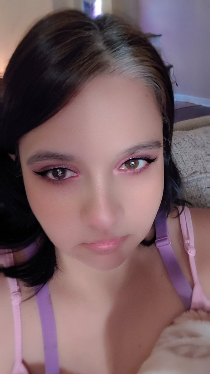 DanielleDe15541's tweet photo. https://t.co/WvuNZouwij