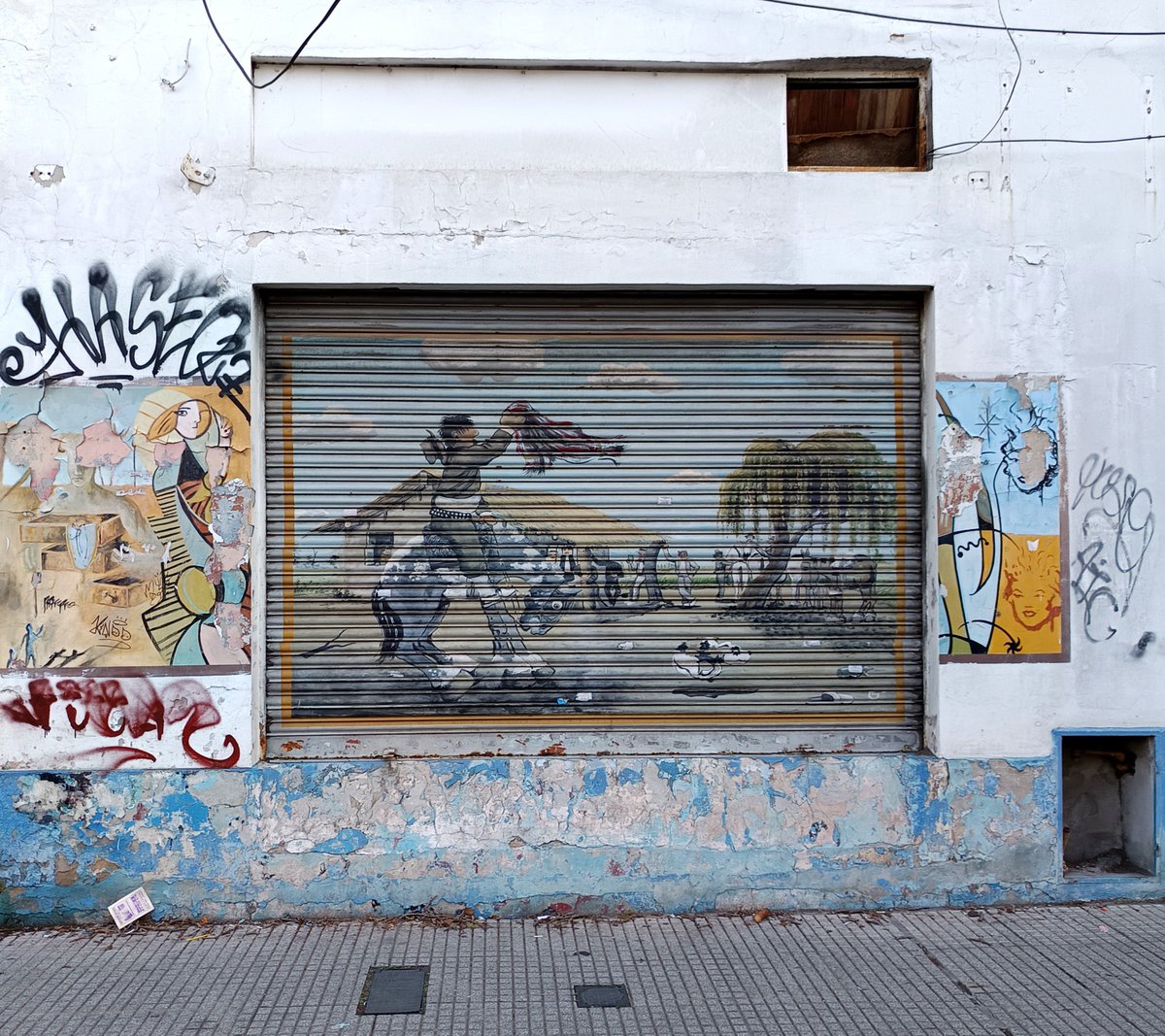 GustavoUltrapop's tweet photo. Me fui hasta La Boca para ver si aún estaban los murales callejeros más lindos de Buenos Aires y sí: estaban. https://t.co/lmfK6CBfZw