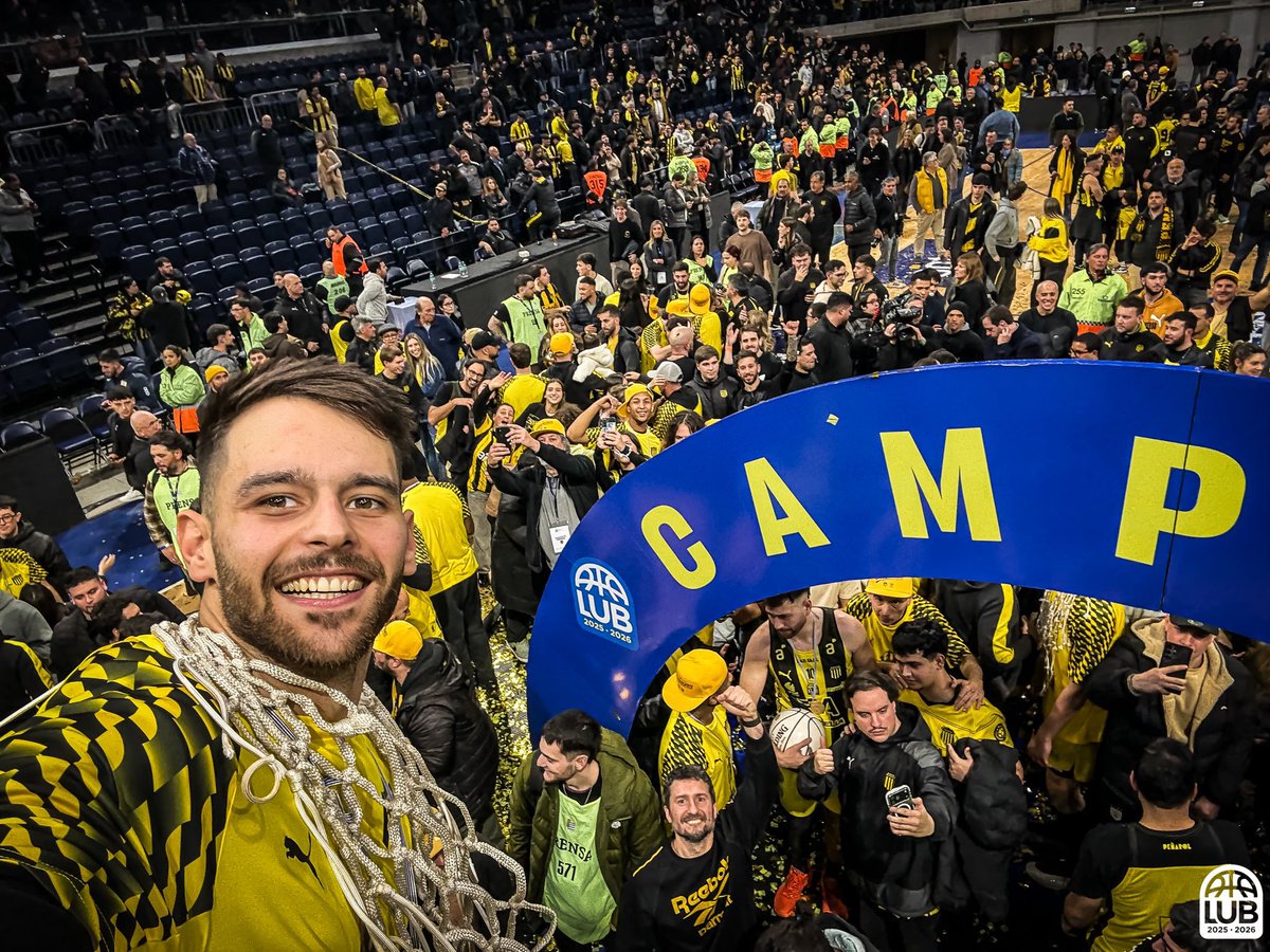 InfoCap_1891's tweet photo. 🚨🟡⚫️ Peñarol presenta su plantel de @BasketCAPuy 2027 al público. 

El campeón de la Liga Uruguaya de Básquetbol, presentará a su plantel el 28 de septiembre en el Palacio Peñarol ante Flamengo.

SI , ANTE FLAMENGO 👀 https://t.co/ZPN3wC3qY0
