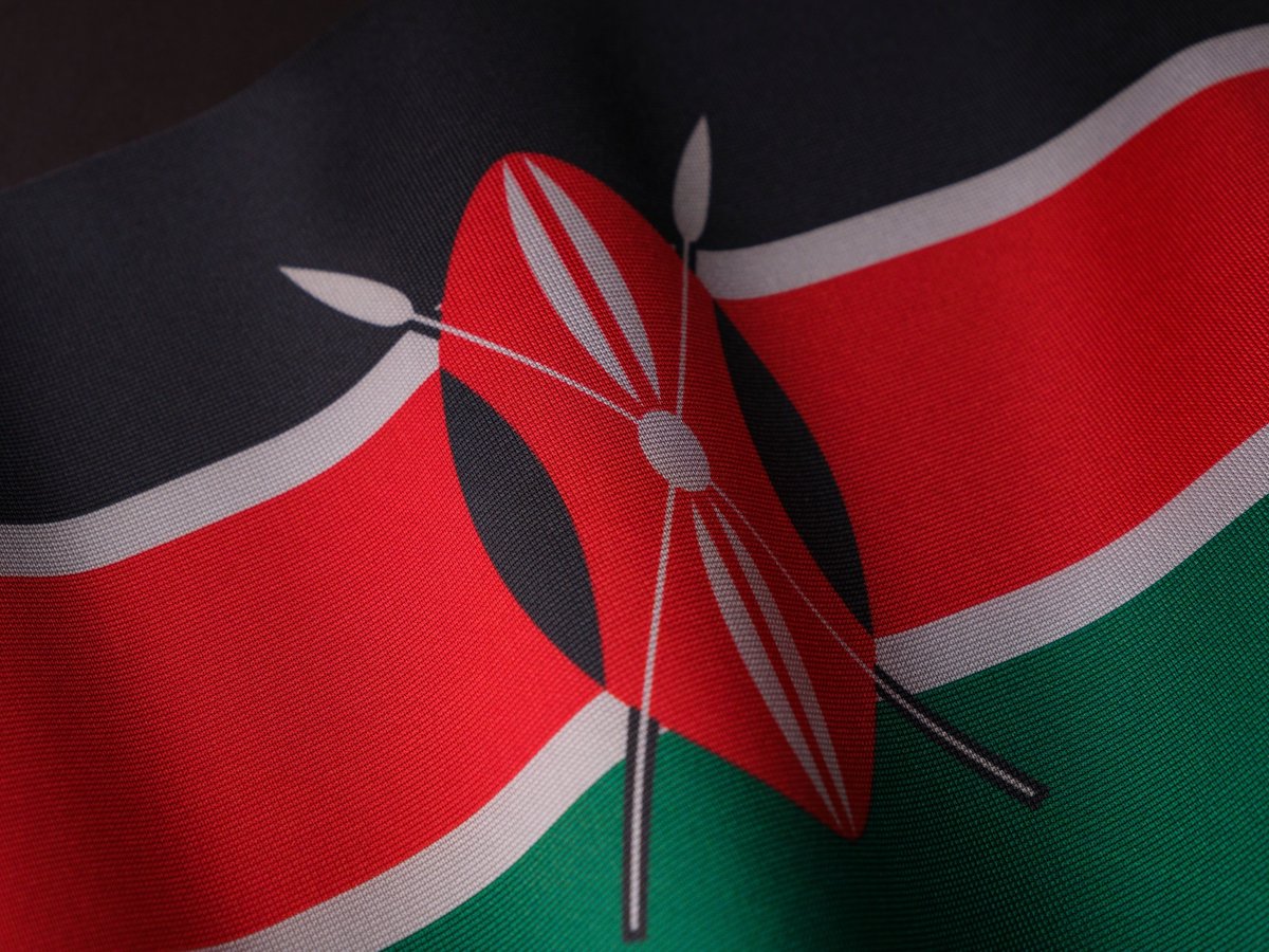 CoinMarketCap's tweet photo. LATEST: 🇰🇪 Kenya has anchored 15M academic records on Avalanche, cutting certificate verification time from weeks to seconds, per Ava Labs. https://t.co/WVCfcSVeF1