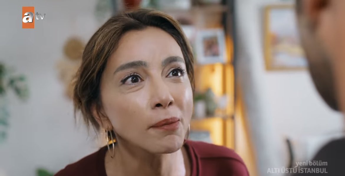 cupluriturcesti's tweet photo. the tension between them, the feelings that still exist, Fahriye being with her daughters, Sinan feeling bad about Fahriye... I want to know what happened in the past so much and I said that Sinan will knew the truth until the past 
#altıüstüistanbul https://t.co/iqUCRRpTRq