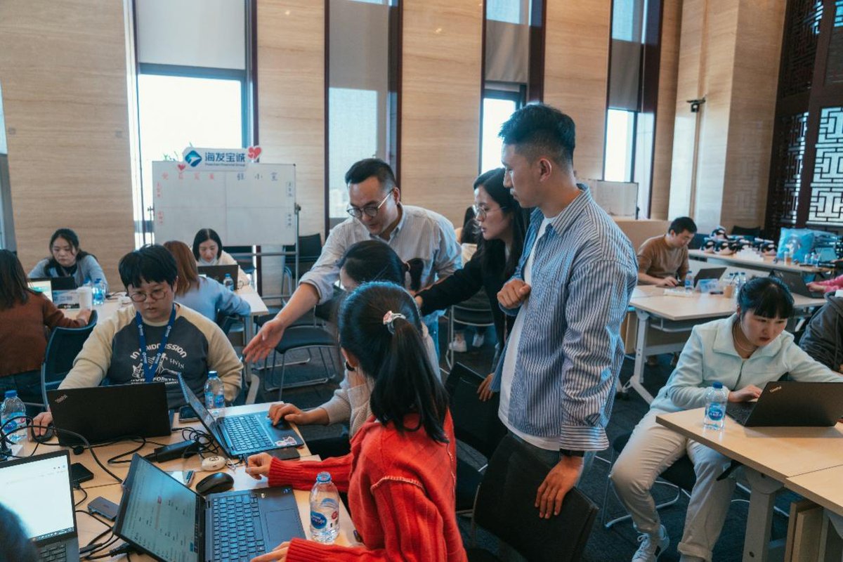 rhfcjnrf2002's tweet photo. Just wrapped up a productive group project with my teammates—shared ideas, split tasks smoothly, and nailed the final result together. Teamwork makes the dream work! https://t.co/CVa338KWA8