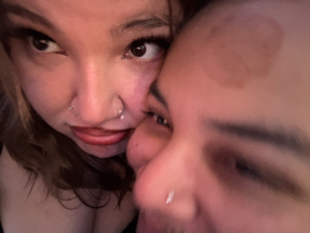 fubilee_'s tweet photo. Almost 2 years with the huzz @izarxbbii 😛 https://t.co/6fleVkp0LO