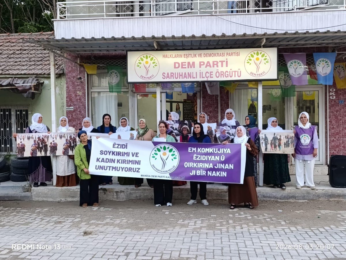 DemManisa's tweet photo. DEM Parti Manisa Kadın Meclisi, Şengal Katliamı’nın yıldönümü dolayısıyla basın açıklaması gerçekleştirdi. DEM Parti Saruhanlı İlçe Örgütü önünde gerçekleştirilen açıklamada, “Êzidî soykırımı ve kadın kırımını unutmuyoruz. Em komkujiya Êzidîyan û qirkirina jinan ji bîr nakin” https://t.co/YOLvplZ9Qq