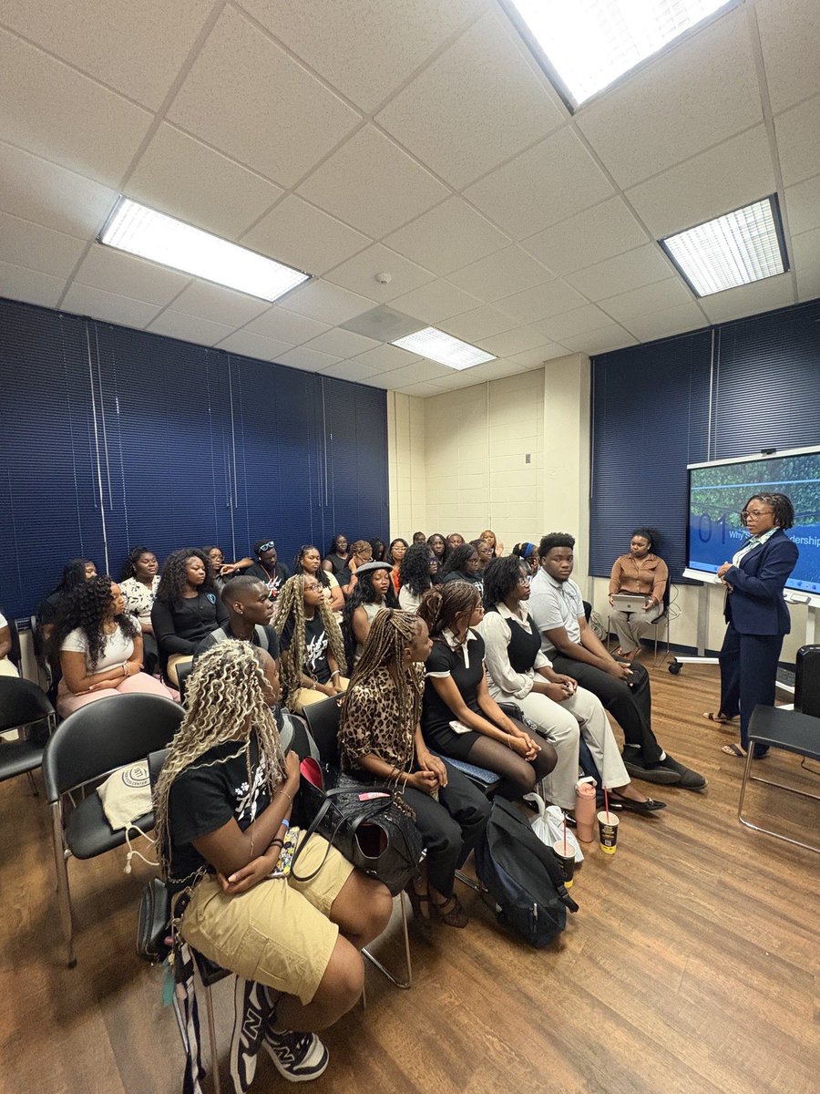 tigers2work's tweet photo. Today, we kicked off our annual Ambassador Training Week with our 2026–2027 Career &amp; Service Ambassadors! 🎉

A special thank you to Kenyatta King, Regional Talent Acquisition representative for Enterprise Mobility, for sharing valuable insights on Leadership Development!💙🐅 https://t.co/74BIfXcEgT