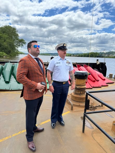 SenRobinsonPA's tweet photo. Happy 236th Birthday to the U.S. Coast Guard! Thankful to those who serve to protect our homeland, making countless sacrifices for our freedoms.

Last year, I was proud to join the 60-member crew of the USCG’s Cutter Osage Sewickley in a wreath laying ceremony for Memorial Day. https://t.co/saF8eRt8OL