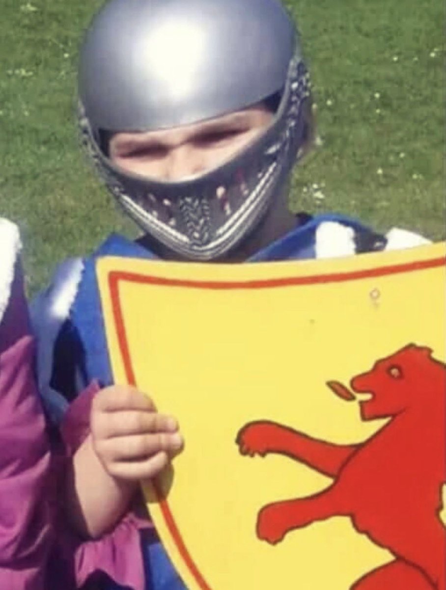 INTHEMlST's tweet photo. mini esdee !!!!!! #dontmess https://t.co/5VTQGrIgRD