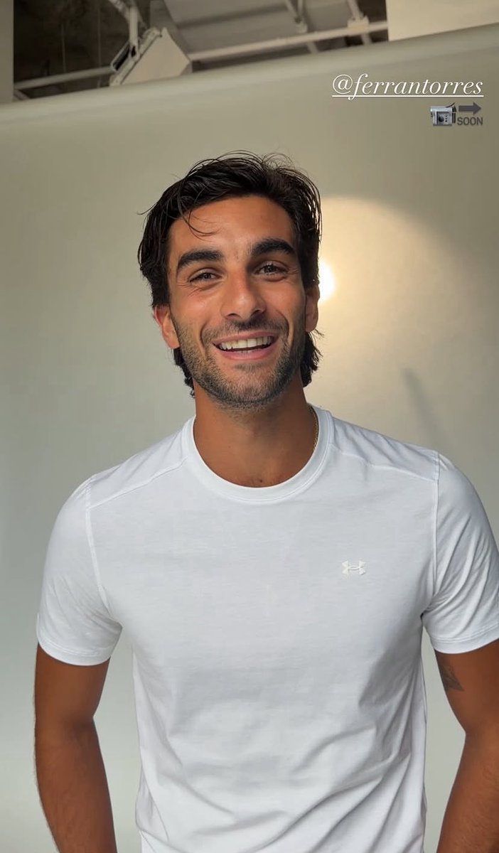 scuderiaslovely's tweet photo. He's the most handsome man, the man you are, Ferran Torres https://t.co/ySds8aWnsk