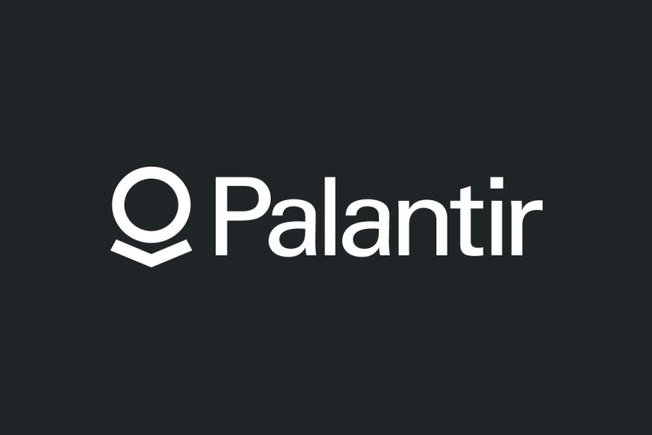 StockSavvyShay's tweet photo. $PLTR ABSOLUTELY DESTROYED THEIR EARNINGS
 
• Revenue $1.94B vs Est. $1.81B
• EPS $0.41 vs Est. $0.35
• US Commercial: $764M vs Est. $716M (+149% YoY)
• U.S. commercial remaining deal value: $6.2B (+124% YoY) 

FY26 Guidance
• Revenue $8.16B vs Est. $7.73B 
• Operating Income $4.9B vs Est. $4.5B