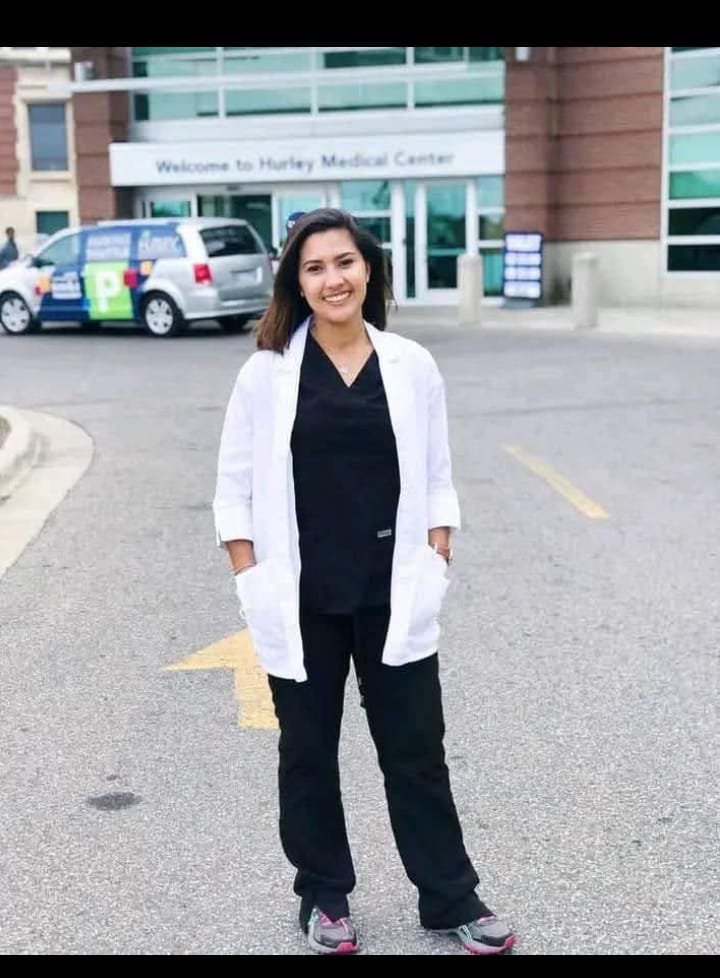 Jenniferablebet's tweet photo. https://t.co/FsDexlUsyJ 
Love saving lives, is it true that we nurses don't find true love?💔💕 https://t.co/hHXaw5qlOz