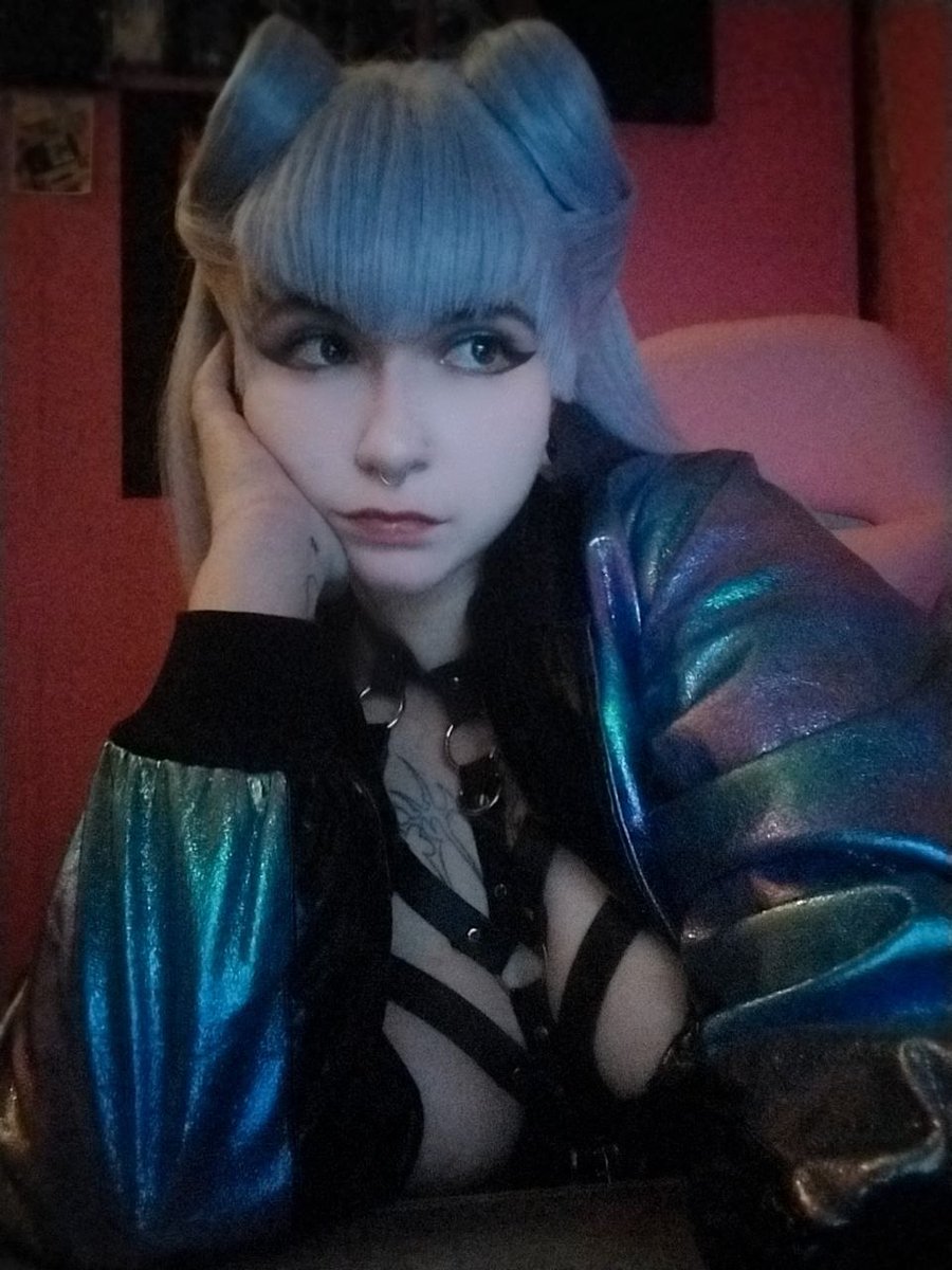 stardycos's tweet photo. My kda evelynn cosplay!! (≧∇≦)ﾉ https://t.co/JKbhZYZmd6