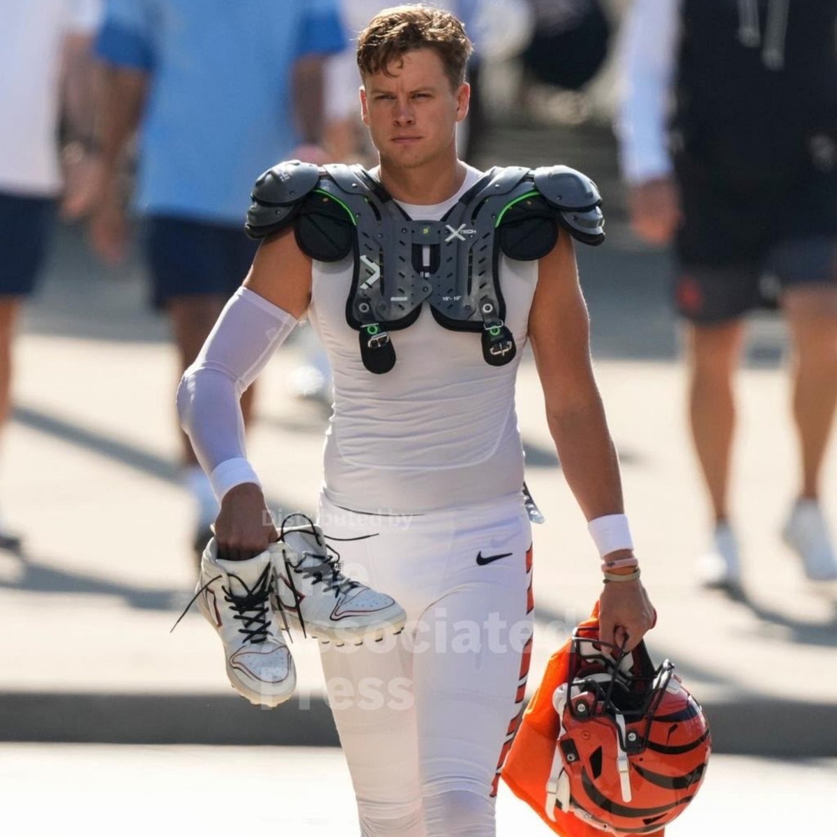 Burreaux9jb's tweet photo. 🏈 https://t.co/0OnN8KqzRo