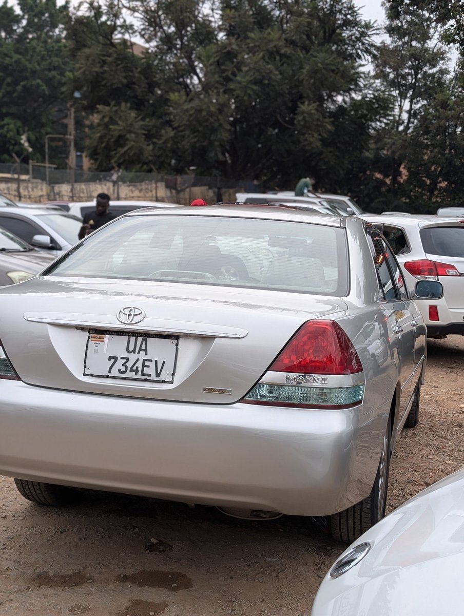 P54445076Paul's tweet photo. Toyota markll grand
2004
Automatic transmission
2.0L petrol engine
Very well maintained vehicle with perfect engine
Available at 20M UGX https://t.co/zoNbtCRn04