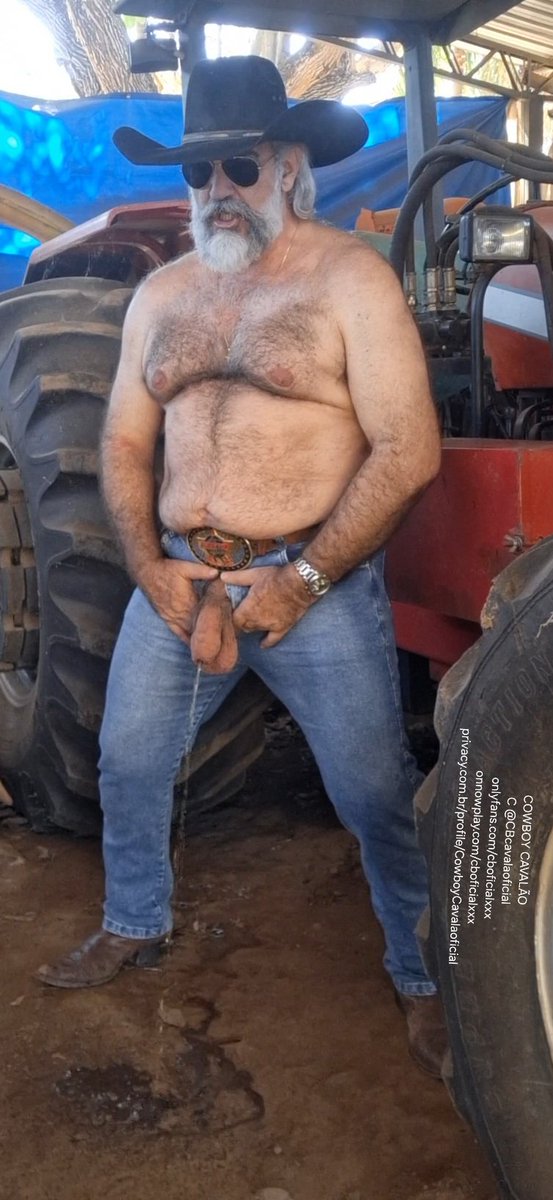 CBcavalaoficial's tweet photo. COWBOY CAVALÃO MACHÃO RAIZ VIRIL TODO SUADAO EXALANDO PELOS POROS LIBERANDO MINHA TESTOSTERONA COM CHEIRAO DE FEROMONIO VEM AJOELHAR EMBAIXO DESSA PICONA CHAPELUDA VEIUDA E BEBER TODO O MEU MIJAO AQUI NA FAZENDA AO AR LIVRE VEM SER O MEU DEPÓSITO DE PORRA DE TESTOSTERONA VÊM. https://t.co/2yrkggNjiN