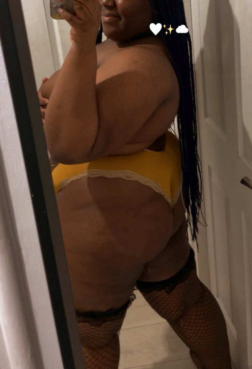 SunnyVibes_xo's tweet photo. just making sure that i look good for you 🥰💛 https://t.co/CMfLoJGn51