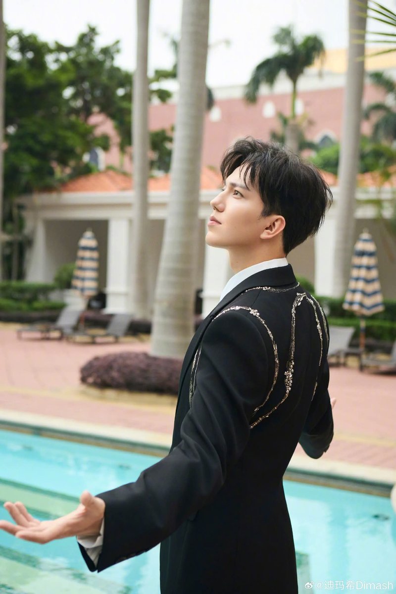 Oso_BMS's tweet photo. @italia_dimash @dimash_official Alucino es muy buen video me encanta   @dimash_official #dimashqudaibergen   @italia_dimash https://t.co/aCgPCx8O70