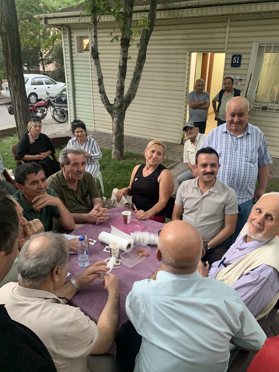 arsdrn1's tweet photo. Ak parti Adnan Menderes mahallesi ve Güzel yurt mahallesi olarak haftalık toplantımızı ilçe yönetim kurulu üyemiz @polatonur1910 beyin katılımları ile gerçekleştirdik hayırlara vesile olsun @RTErdogan @hakanhanozcan @omerfarukislam @Akparti @AkKeciorenResmi @erhansarigol https://t.co/TZ2kg1lAyF