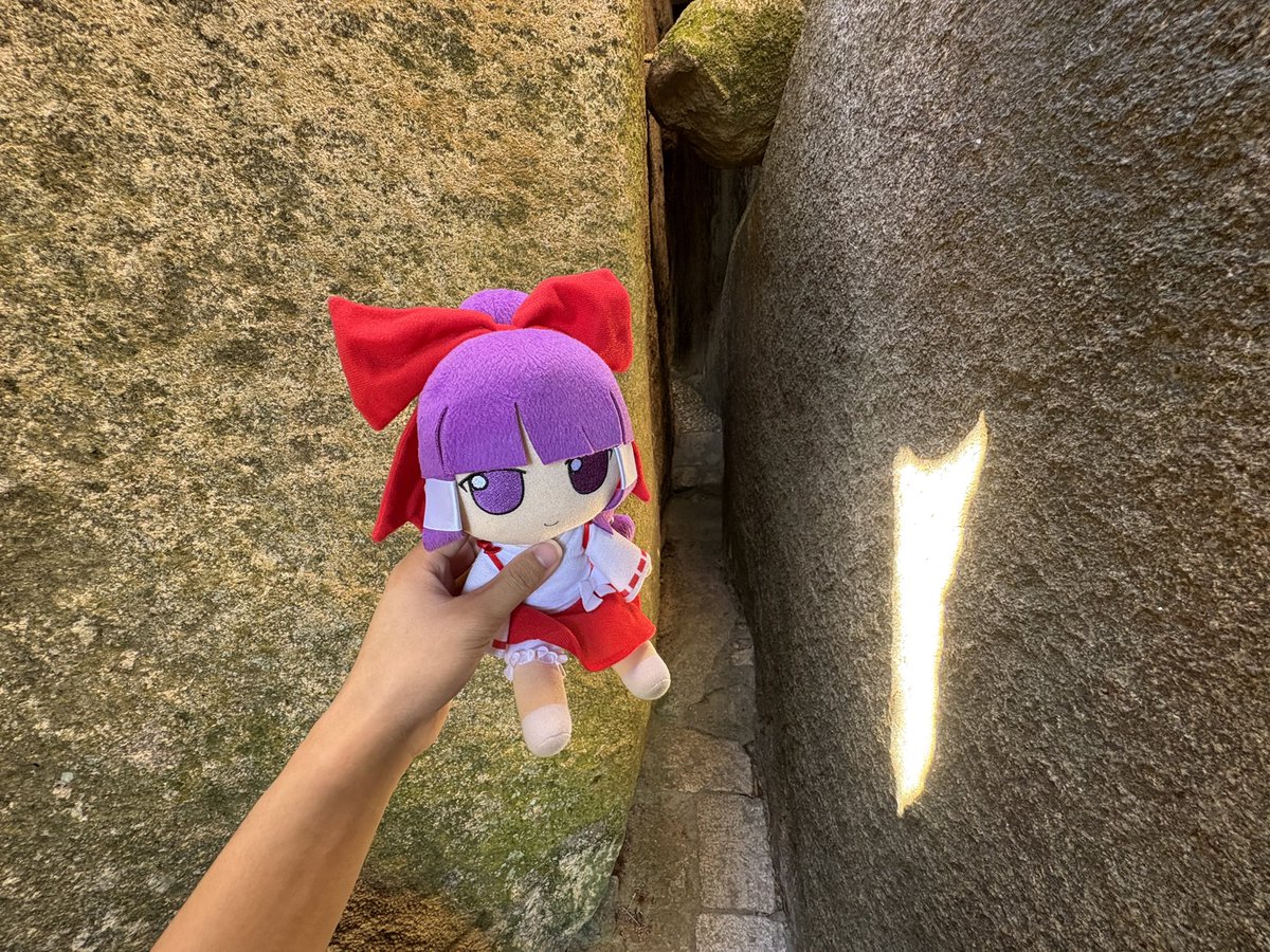 XZYCOOGIOOE's tweet photo. 博麗靈夢（PC-98）in 白山 and Zhejiang University Zhoushan Campus. https://t.co/xAQHgE2kQe