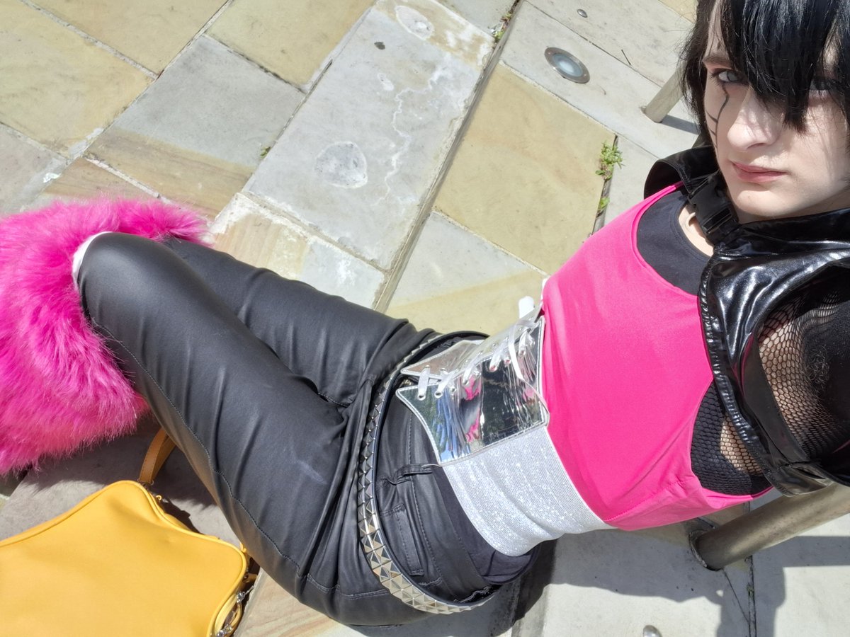 SNEKJOY's tweet photo. Mettaton at megacon live manchester:] I had so much fun shout out to ut/dr meet uk people ur all awesome https://t.co/jyix1RE9k4