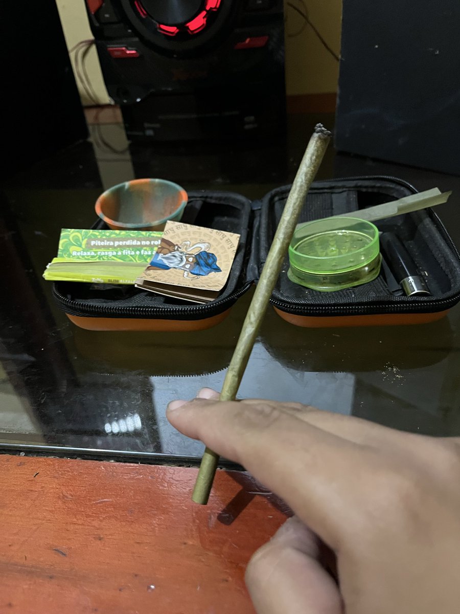 skankguel's tweet photo. 13 e ultimo- esses foi os registros que tenho aqui dos 7 meses que fiquei sozinho em casa slk cada momento pra mim foi único e bom pra krl kkkkkk e amo cada um dos meus amigos que foi isso se tornar realidade tbm vcs foram foda tbm🫶🏾🤣🤣 https://t.co/YUNCyRtRea