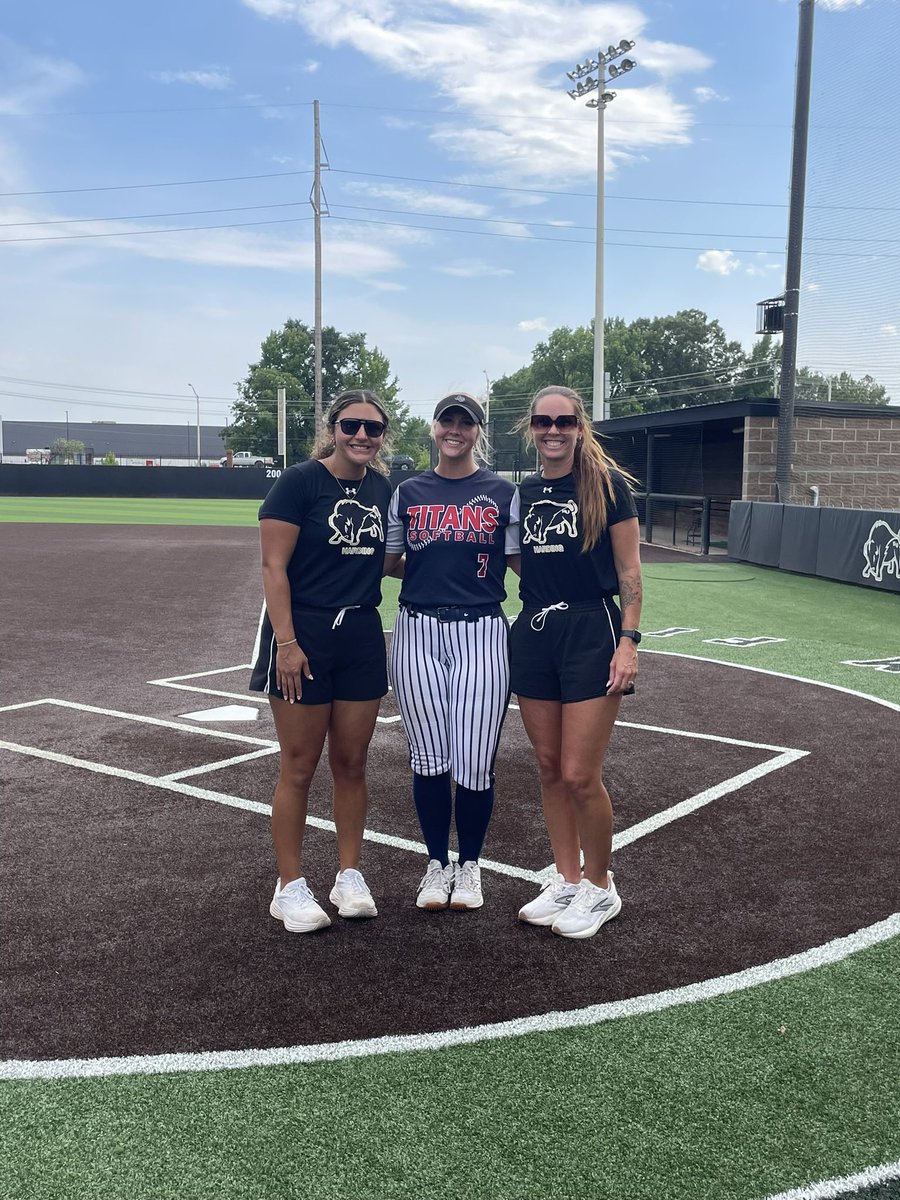 Rylee_cassidy7's tweet photo. I had a great time this past Thursday and Friday at the Harding camp! I enjoyed getting to be with some of my high school teammates and getting to learn more about this program. @Harding_SB  @Irelandwaite_10 @Riley_Zey2028 https://t.co/WJj1kRTT8z