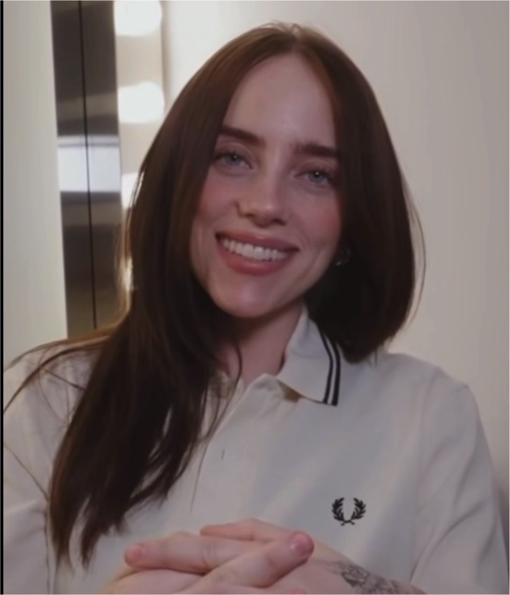 urbeggingfor's tweet photo. she’s such a princess oh my god https://t.co/HGGvhzMBDj
