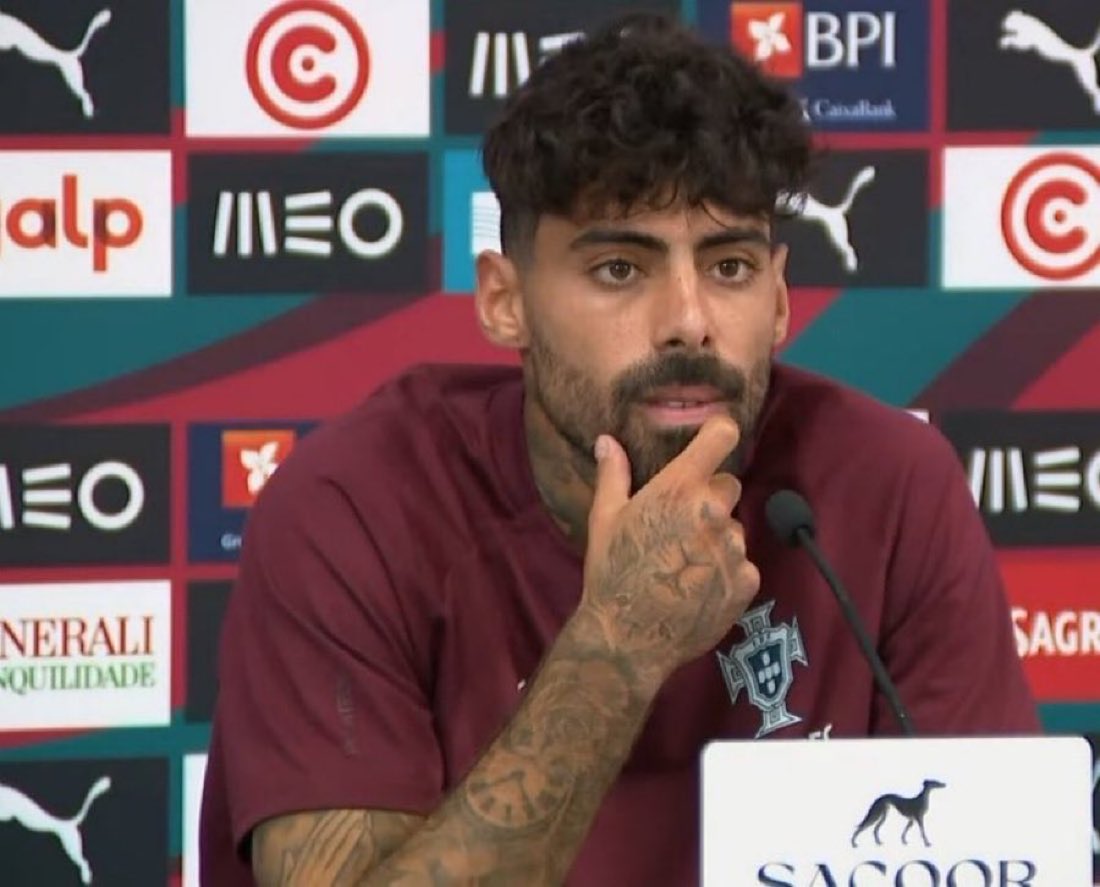 Nawaf_STATS's tweet photo. 🚨🚨🚨🚨⚠️— حصري :

لم يتم رفع قيد النصر من قبل لجنة الرقابة المالية حتى هذه اللحظة 

سامو كوستا لن يتواجد في معسكر النصر حتى يتم التوقيع

اللاعب حرص على التواجد في منطقة قريبة من المعسكر لينضم مباشرة للمعسكر. https://t.co/0t4QkvKPwN