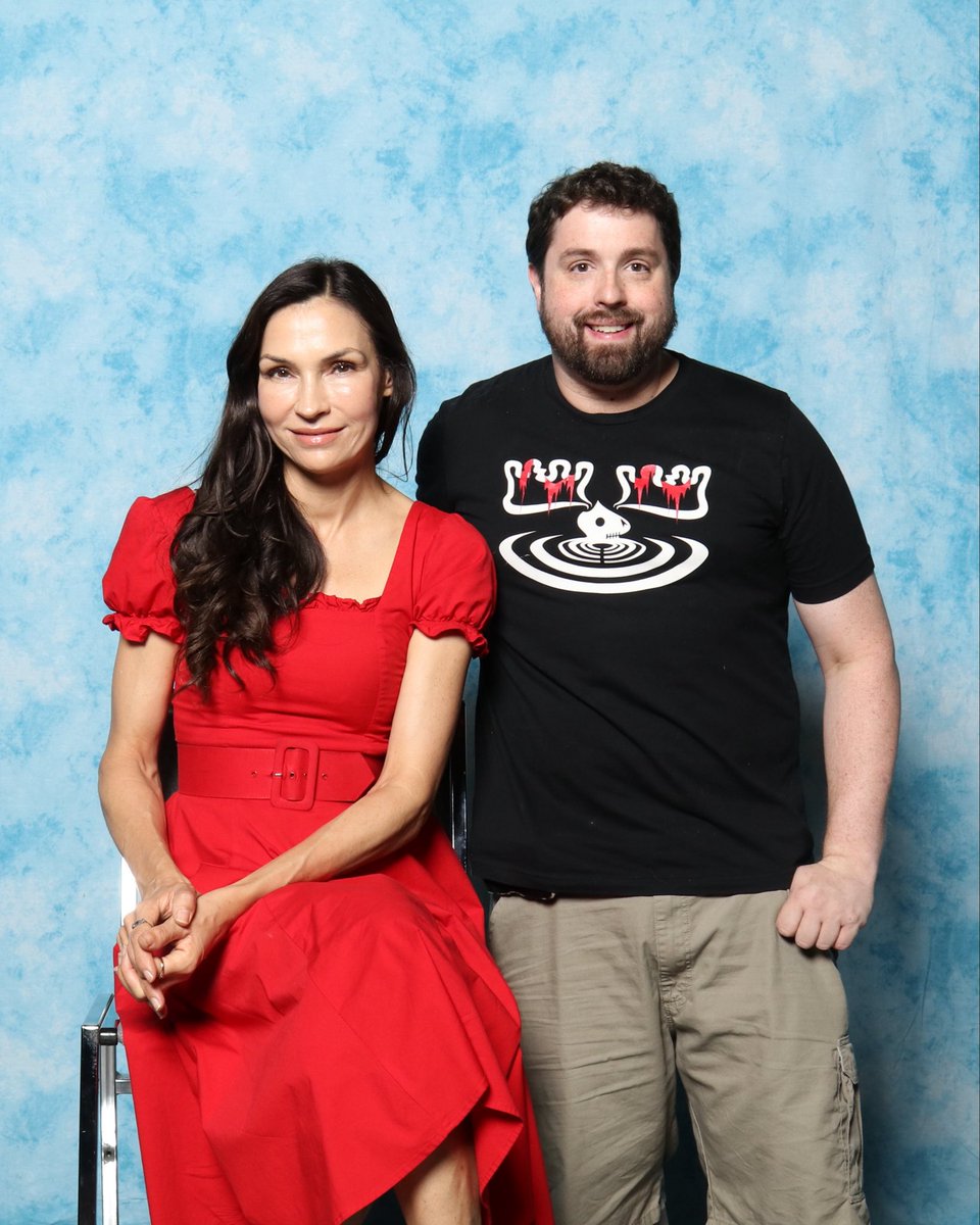 ScottAKAScotch's tweet photo. @hollywoodscifi @horrormuseum When I met her in 2018 there was no mention of distance, only no touching. I wonder part of it was the handler’s interpretation, or if she has changed her preferences. https://t.co/mpMIQyTixH