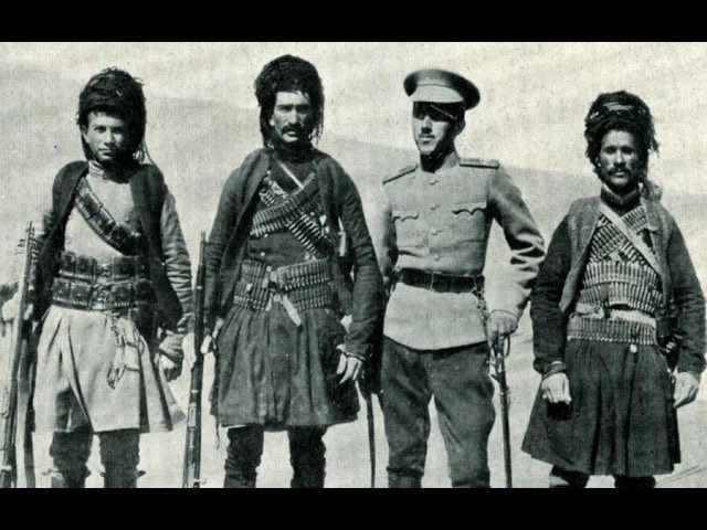 Belisarius_21's tweet photo. “Ben dağımın zirvesin de yaşıyorum; halkım ot yiyor. Etrafımız da ise sahte Ruslardan, sahte turklerden ve sahte perslerden başka kimse yok. 
Benim çağrımı siz ulaştırmalısınız.”
-Simko şikak - 1920
Bi rêzdarî https://t.co/EsgIh2S9r7