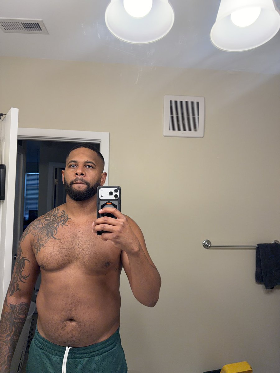 jukubotken's tweet photo. fat man https://t.co/A5a5tlQliS