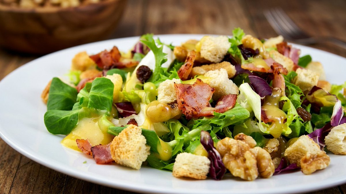PlatosFaciles's tweet photo. Ensalada California con Salsa de Miel y Mostaza 🥗

Una ensalada completa, llena de sabor y con un aliño que marca la diferencia. Ideal para una comida ligera y deliciosa. 😍
Aquí te dejo la receta 👉https://t.co/7k1PVfHmK1

#EnsaladaCalifornia #RecetasFáciles #ComidaSaludable https://t.co/NFweZu0vJW