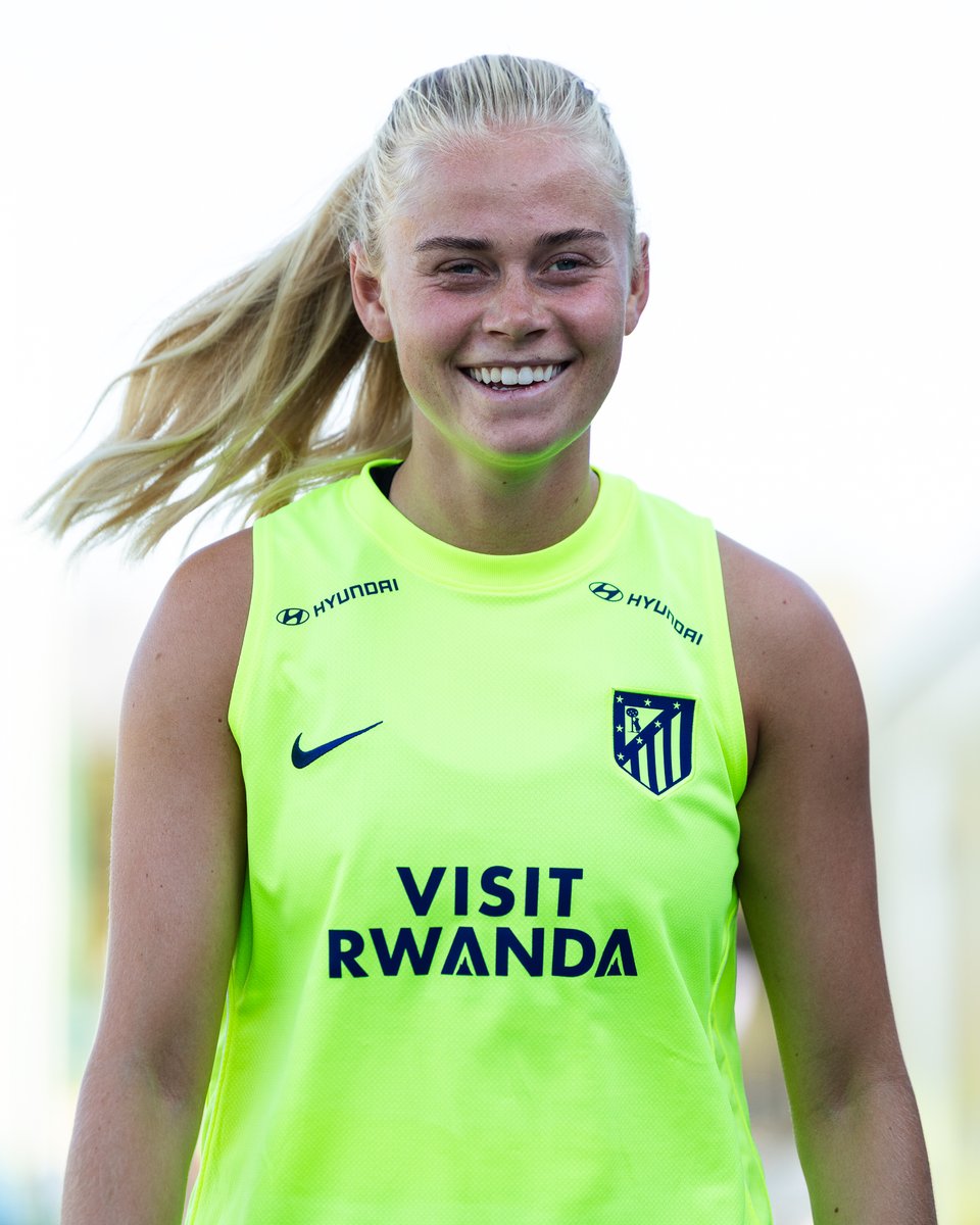 AtletiFemenino's tweet photo. Buenas noches 🥰 https://t.co/WRb10FNMhx