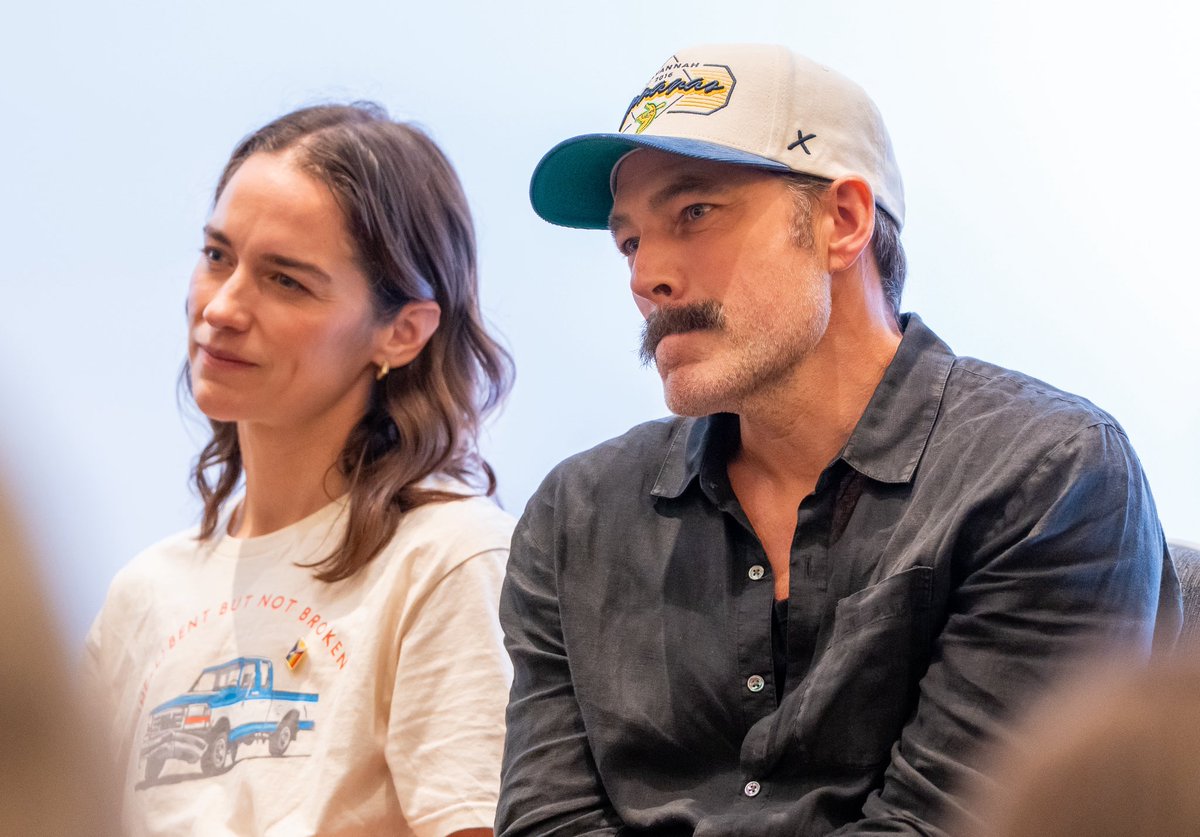 maxiex5452's tweet photo. Who said moustache? @EarpFest @MelanieScrofano @BarzmanRozon https://t.co/iX7FpR26Qy