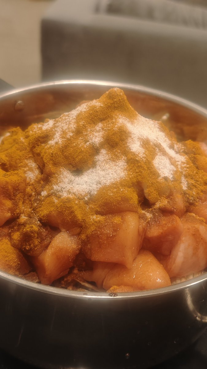 _DokiDokiSummer's tweet photo. そんな夜は無水カレーを作ります‼️
信じてるぞリュウジ... https://t.co/VrvIcFbbQ6