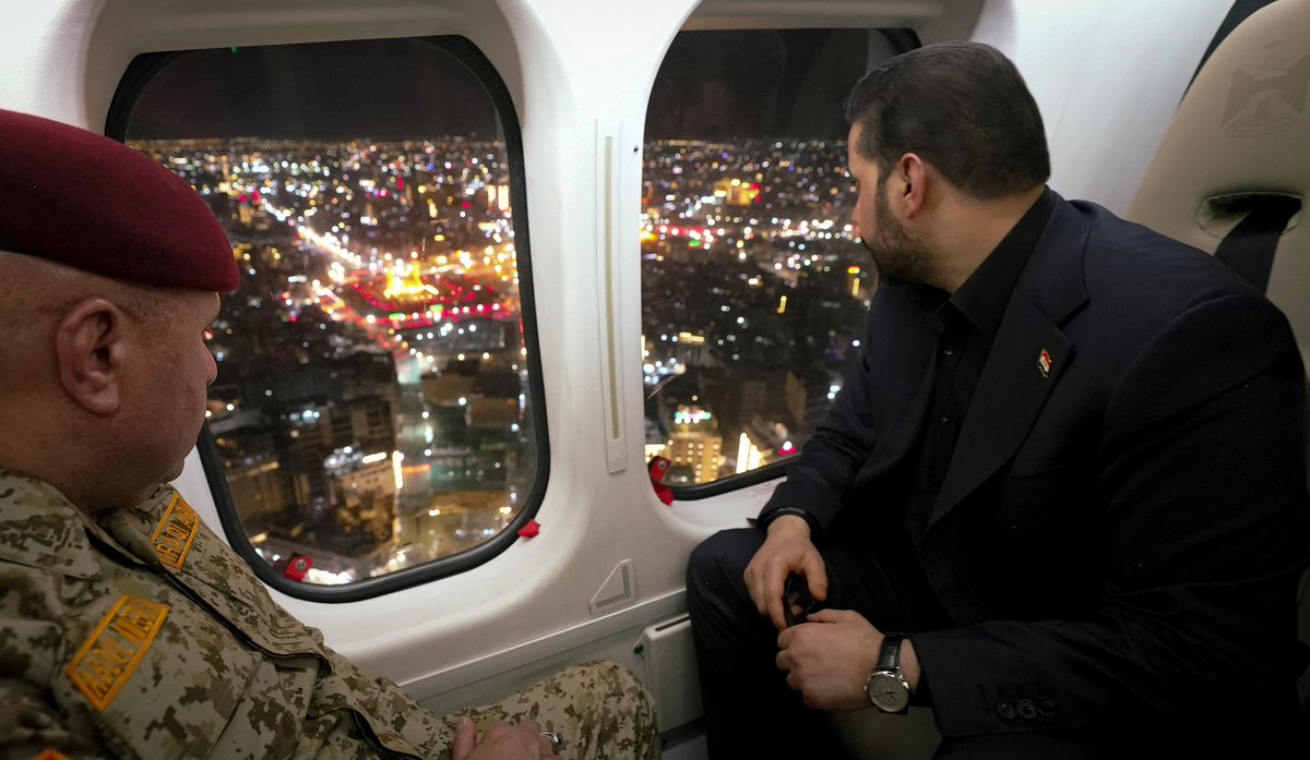IraqiPMO's tweet photo. أجرى رئيس مجلس الوزراء السيد علي فالح الزيدي، مساء اليوم الاثنين، جولة ميدانية في مدينة كربلاء المقدسة، تفقد خلالها انسيابية حركة الزائرين والمعزّين المشاركين في إحياء ذكرى أربعينية الإمام الحسين (عليه السلام).

وتابع سيادته سير تقديم الخدمات والتنظيم للجموع المليونية من الزائرين، كما التقى بعدد من المواطنين والمتطوعين للخدمة وتقديم المساعدة في المواكب الحسينية، والمفارز الصحية والخدمية، وسائر الأنشطة والفعاليات المرافقة لمراسم الزيارة.

��أشاد عدد من المواطنين، الذين التقوا سيادته، بالإجراءات الأخيرة للحكومة في مجال مكافحة الفساد وحصر السلاح بيد الدولة، مؤكدين على إسناد هذه الخطوات التي تعزز الأمن والاستقرار، وتصبّ في جانب دعم الاقتصاد الوطني وتقوية سيادة العراق.