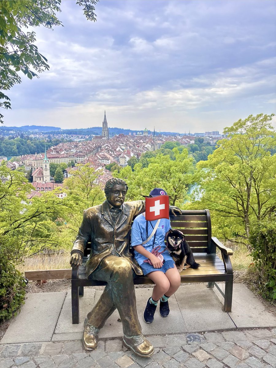PI_in_europe's tweet photo. ベルンのハイライト‼️ローゼンガーデン。
世界遺産の街を一望でき、最高でした。

アインシュタインの像とも写真撮れたよ🤳

さて、スイスを離れ、最終目的地へGO! https://t.co/FIutZM7zBQ